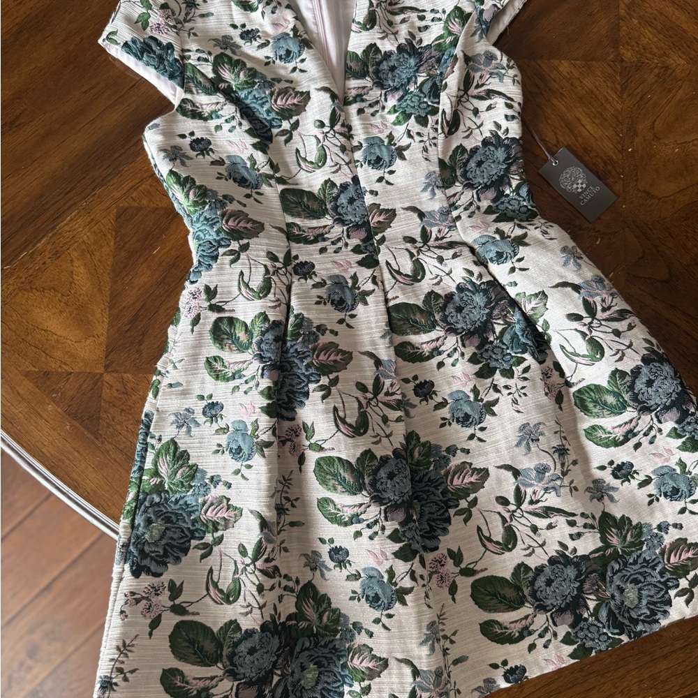 Vince Camuto - Floral, Pleated, Flutter Sleeve Dress NWT